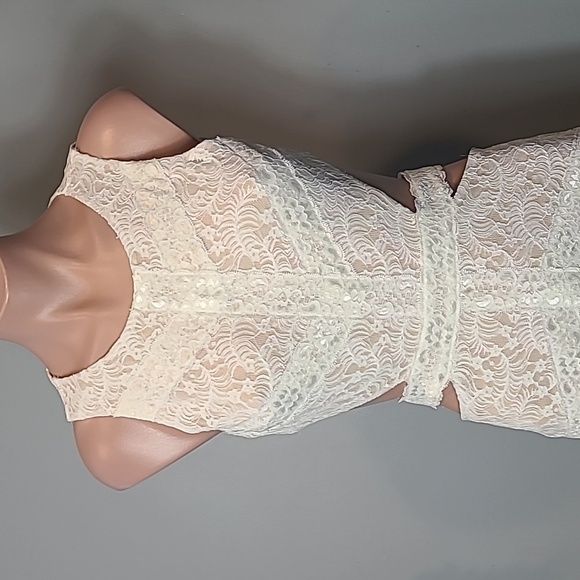 Hello Molly Beautiful Minds Dress White Lace 4 Wedding Bridal Party Engagement - Picture 10 of 11